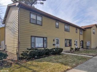 232 Vine St, Aurora, IL 60506