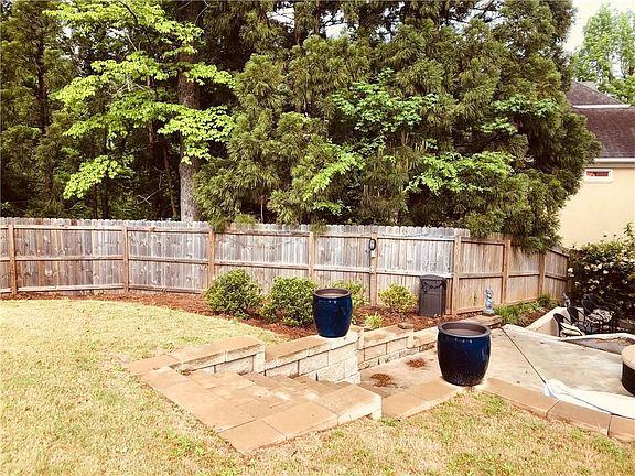 5th image of 1395 Woodland Lake Dr