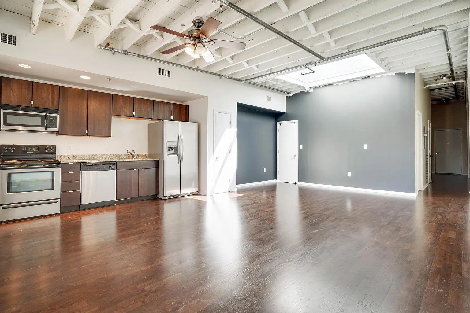 78 E Chestnut St APT 606 photo 1