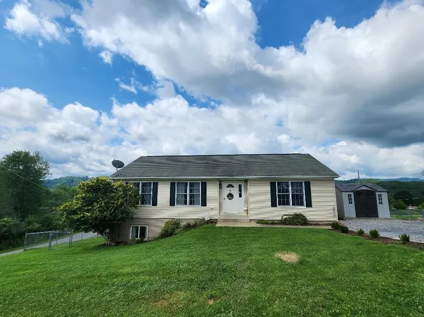 105 Hambs Ct, Fairdale, WV 25839