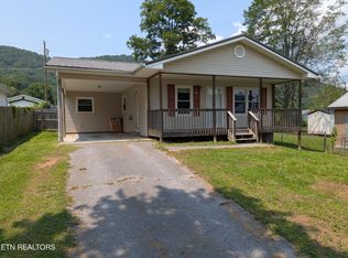 712 W Walden St, La Follette, TN 37766