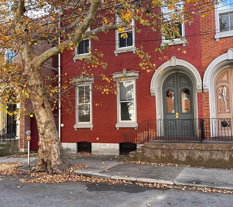150 W Louther St