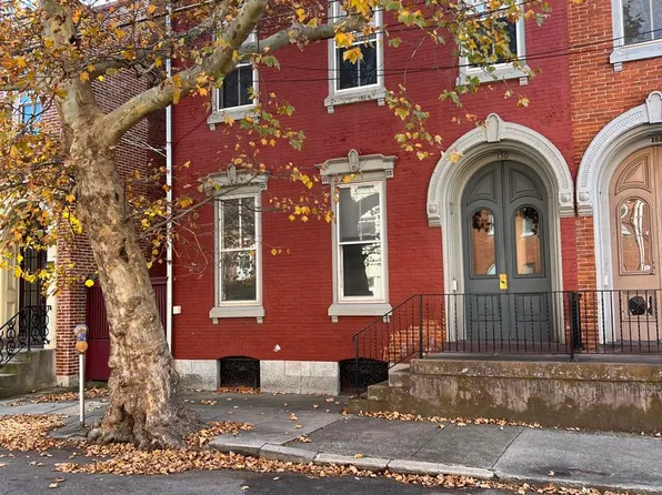 150 W Louther St