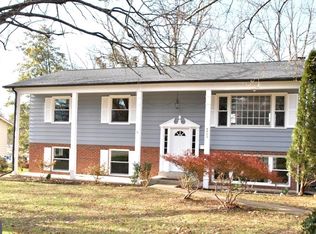 4902 Wakefield Chapel Rd, Annandale, VA 22003