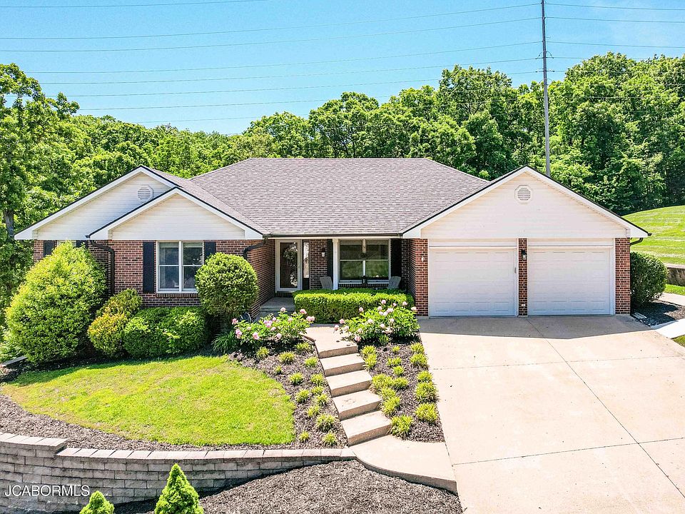 1st image of 3915 Carmel Dr