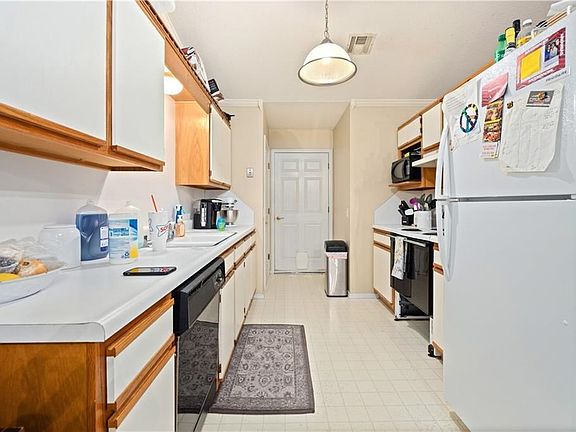 3rd image of 701 & 703 E Eastview Dr