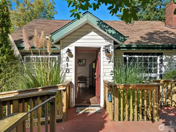 810 Retsil Road E, Port Orchard, WA 98366