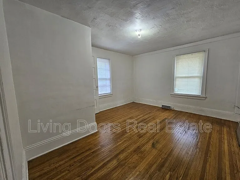 2135 Garfield St — Photo 6