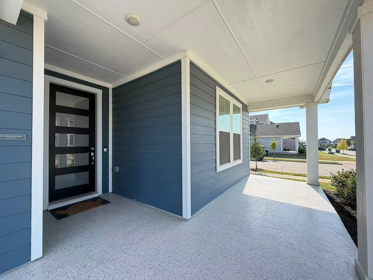 4 bed, 2549 sqft, $3,240 — Photo 2