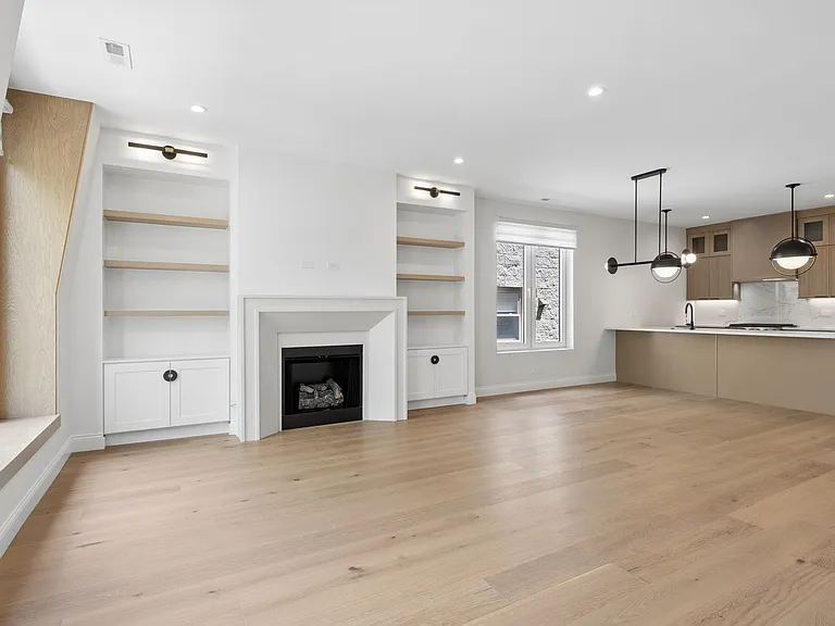 3739 N Clifton Ave #3 — Photo 4