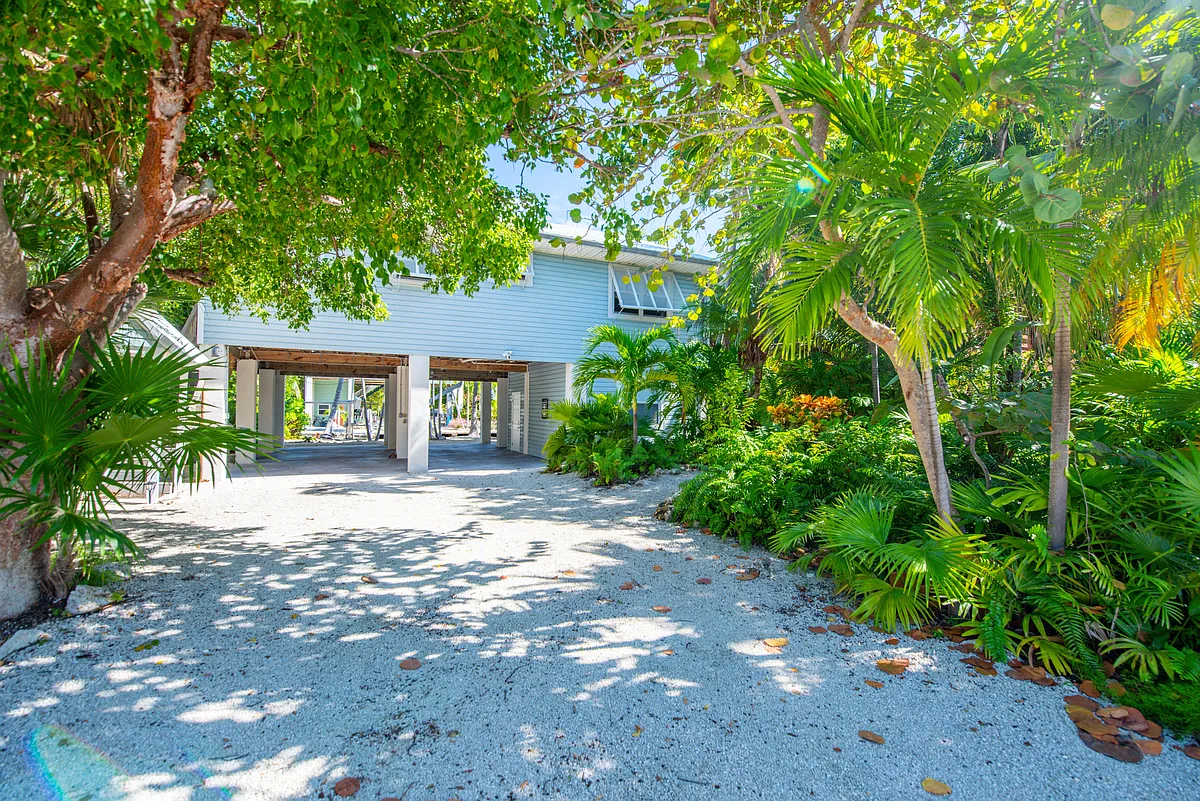 Building Photo - 1161 Coates Ln