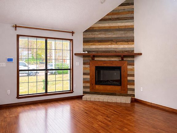 4th image of 2617 Tampica Rd