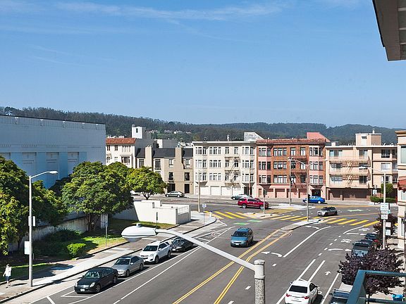 5th image of 1734 Bay St APT 301