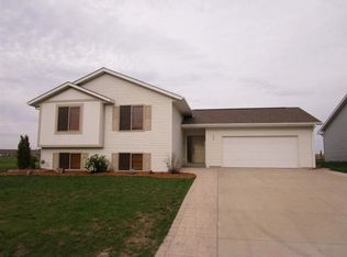 1542 Edgewood Dr, Carroll, IA 51401
