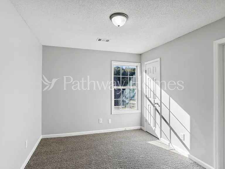 7356 Ledgestone Ln — Photo 16