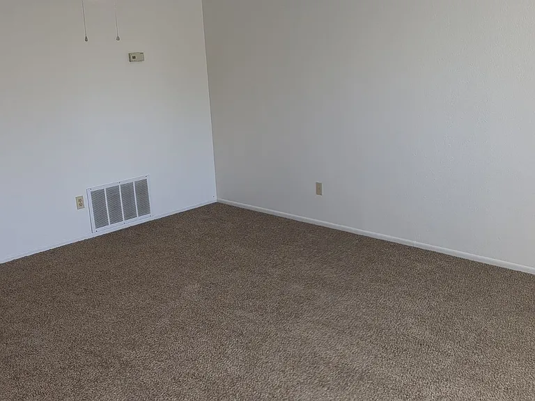 Desert Sun Apartments — Photo 4