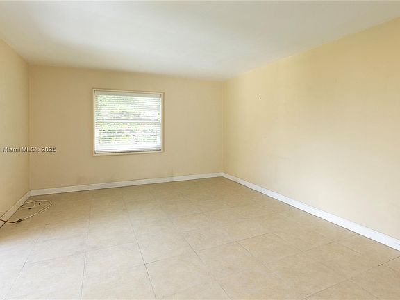 4th image of 6815 Edgewater Dr APT 309