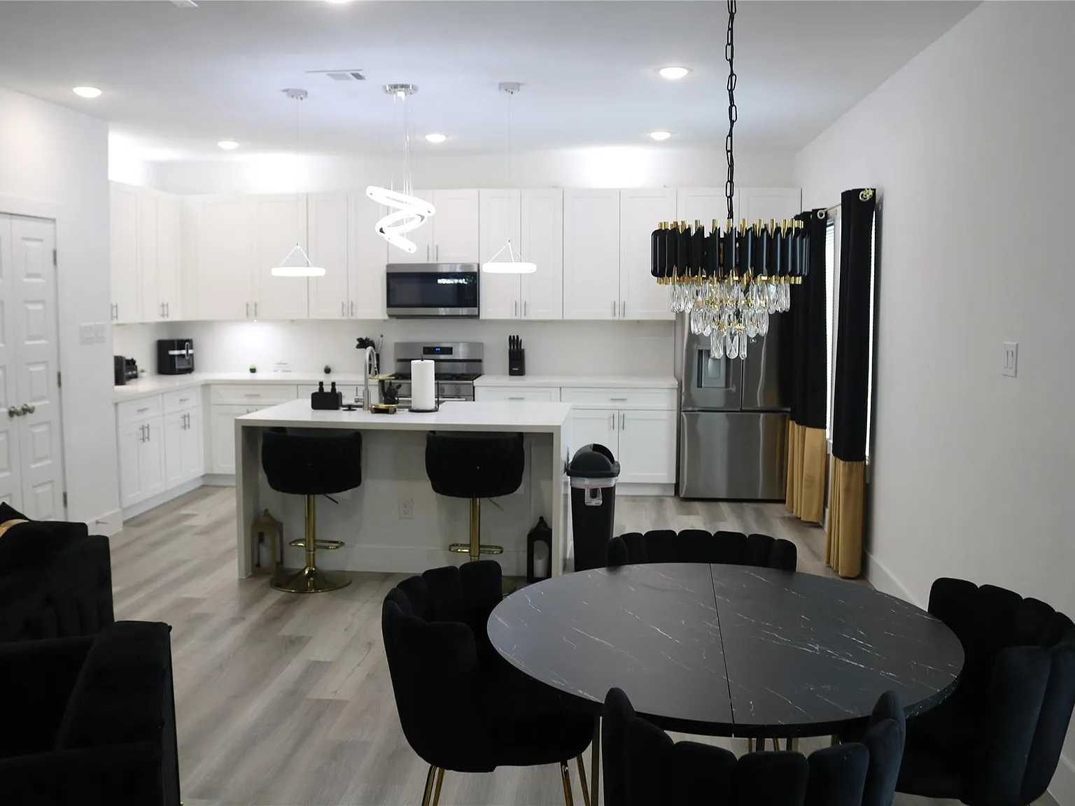 5204 Gold St — Photo 1