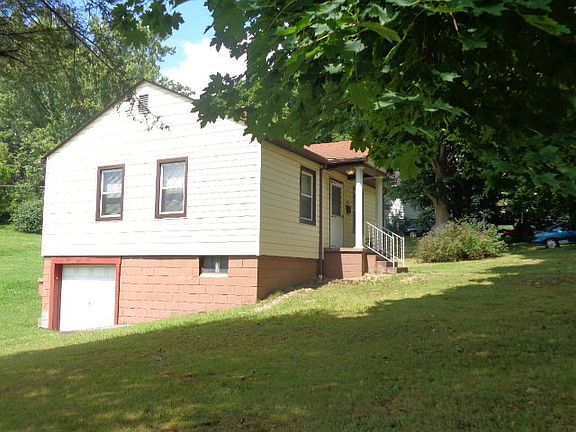 2nd image of 306 Edgewood Dr