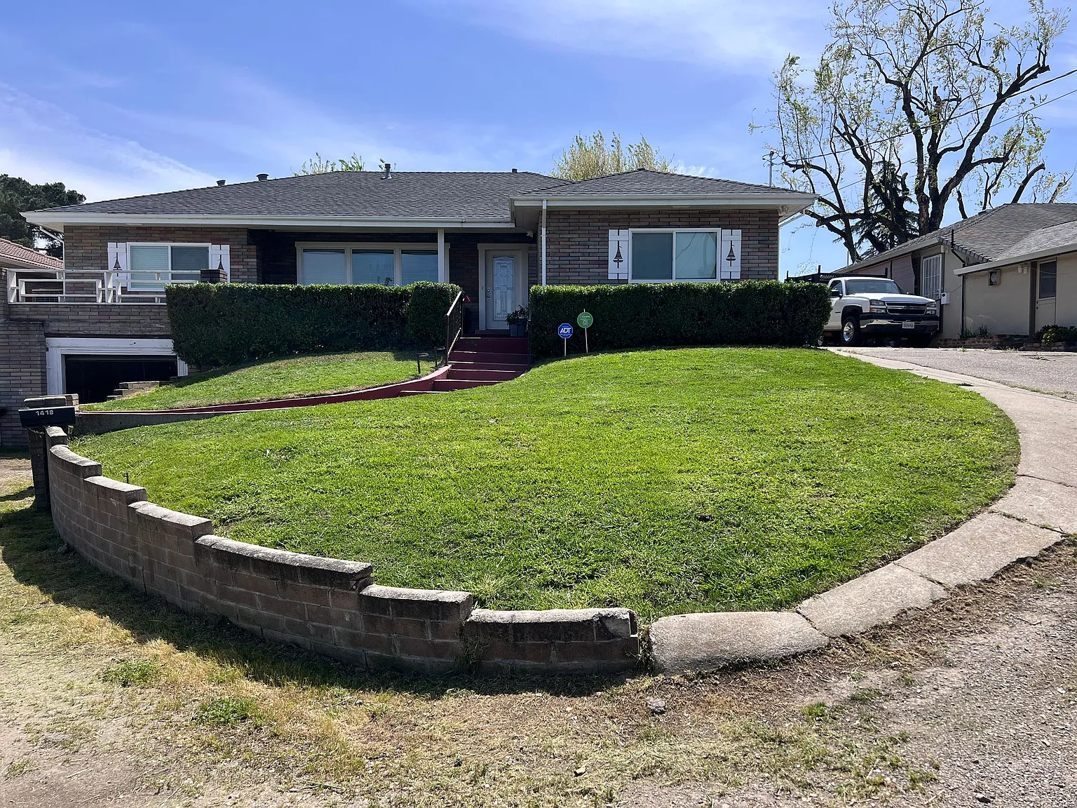 W South Tuxedo Ave, Stockton — Photo 1