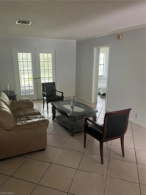 2 bed, 2.0 bath, 950 sqft, $1,650 — Photo 2