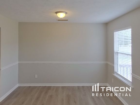 4th image of 3002 Henderson Ln