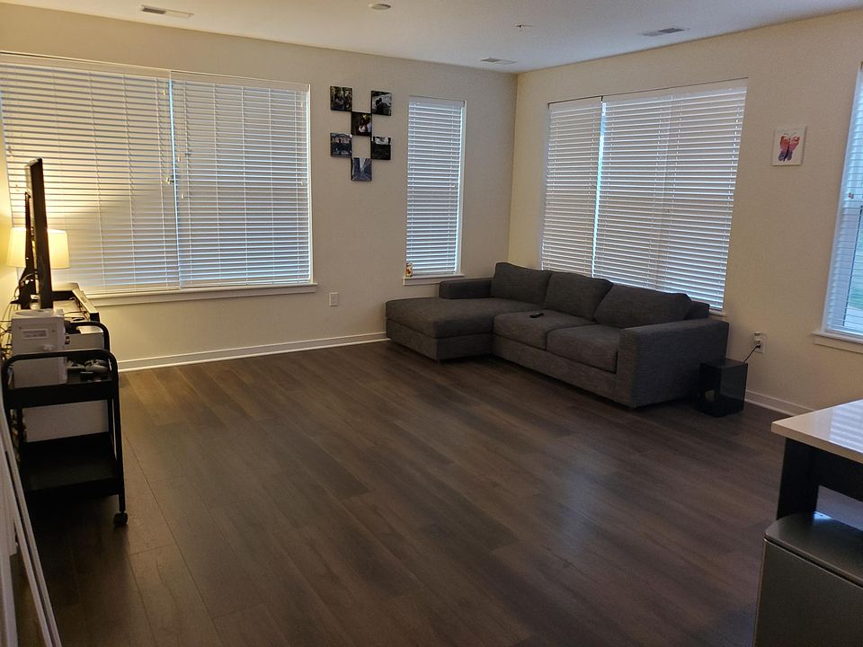 5720 Metroview Pkwy Alexandria VA Zillow