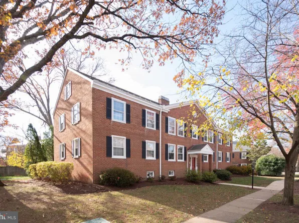 4728 29th St S APT B1, Arlington, VA 22206