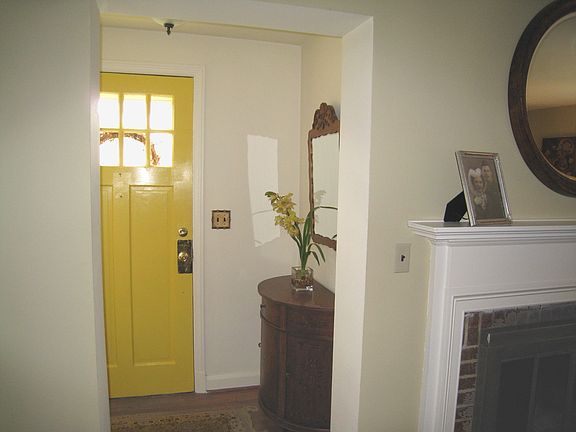 Entrance/ Foyer