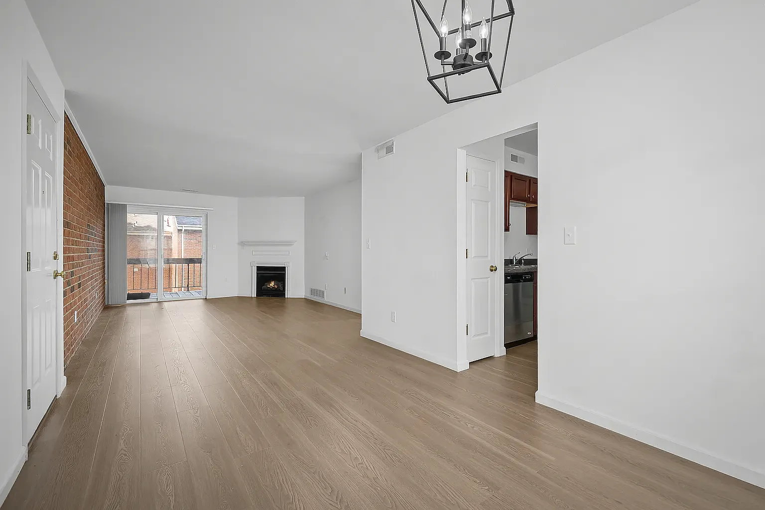 2 bed, 992 sqft, $1,725 — Photo 3