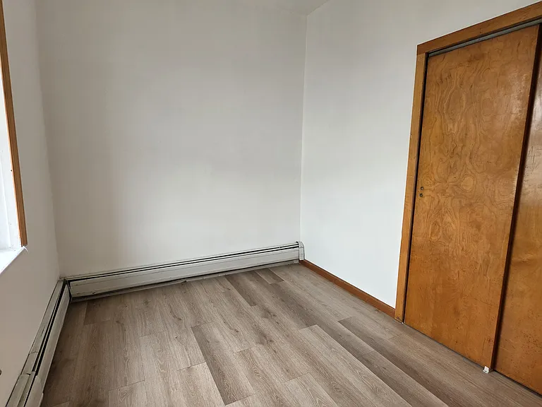 48 Lang St #3 — Photo 8