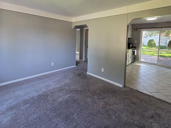5th image of 26640 Clancy St