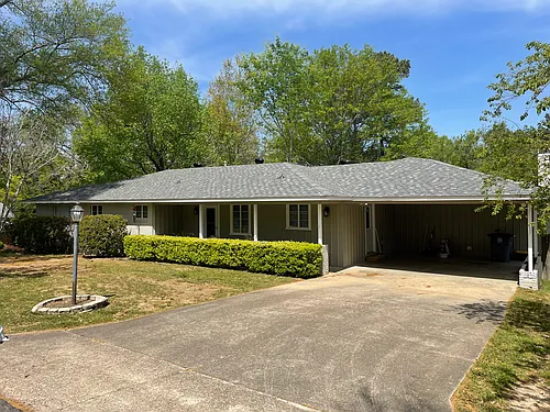 105 Suburban Dr Photo 1