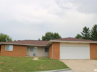 23 Sundowner Ln, Springfield, IL 62711