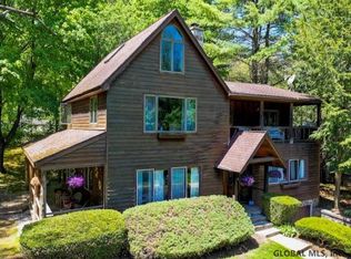 8 Pine Ln, Lake George, NY 12845