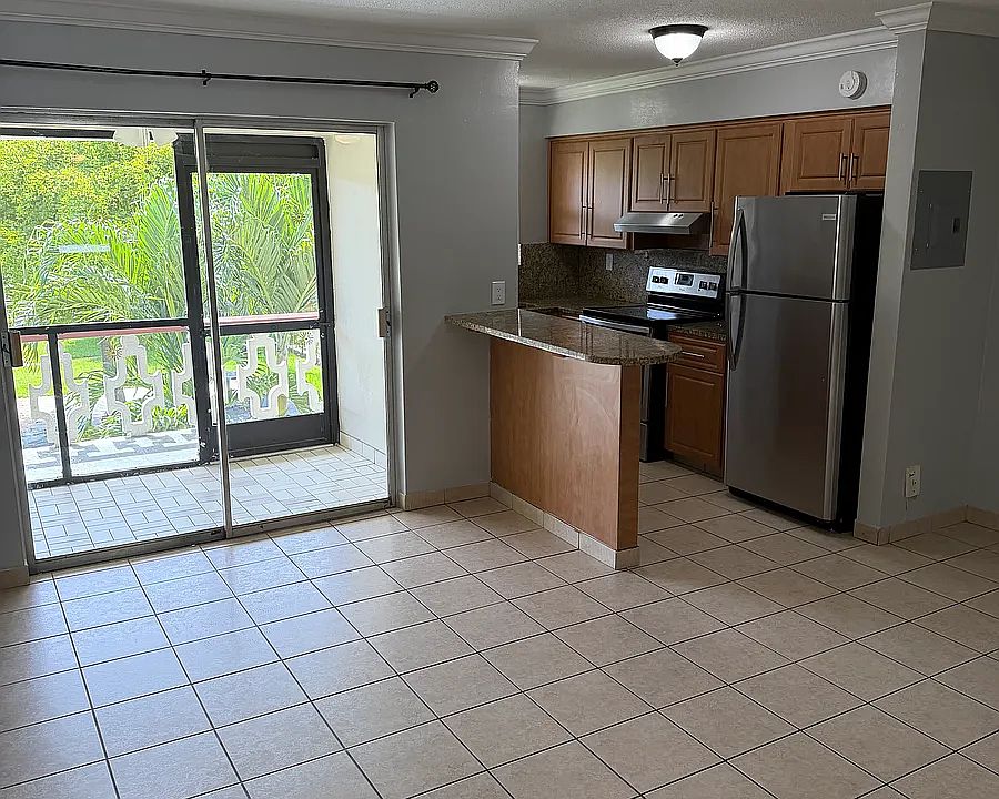 1st image of 713 NE 8th St APT 8
