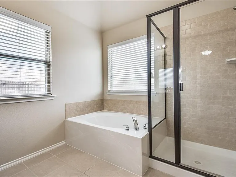 429 Roger Graves Cir — Photo 10