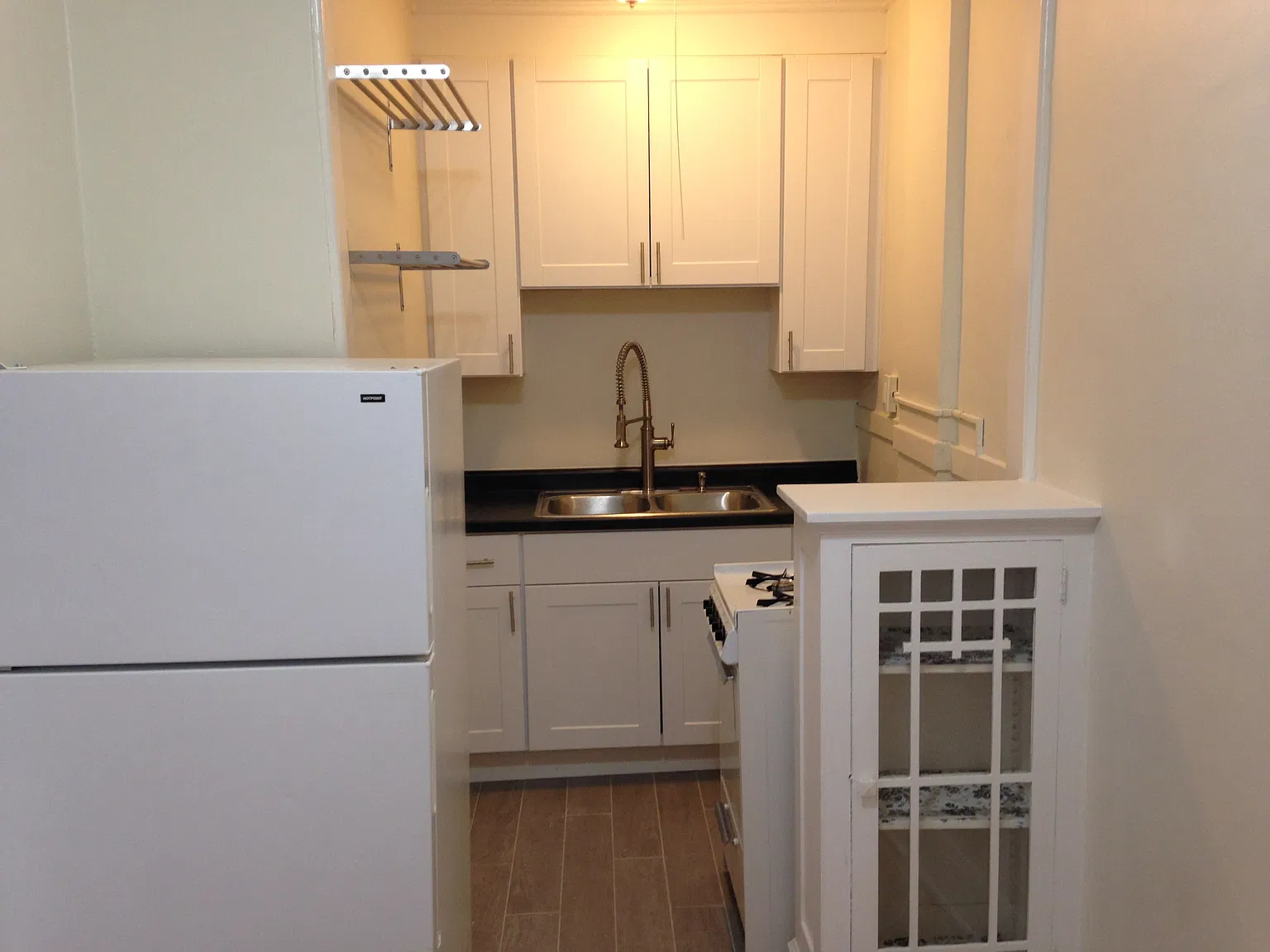 1 bed, 550 sqft, $1,050 — Photo 4