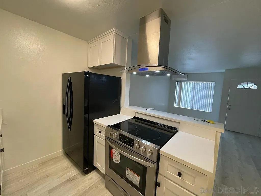 2 bed, 1.0 bath, 980 sqft, $2,490 — Photo 2