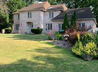 136 Independence Dr, Lockport, NY