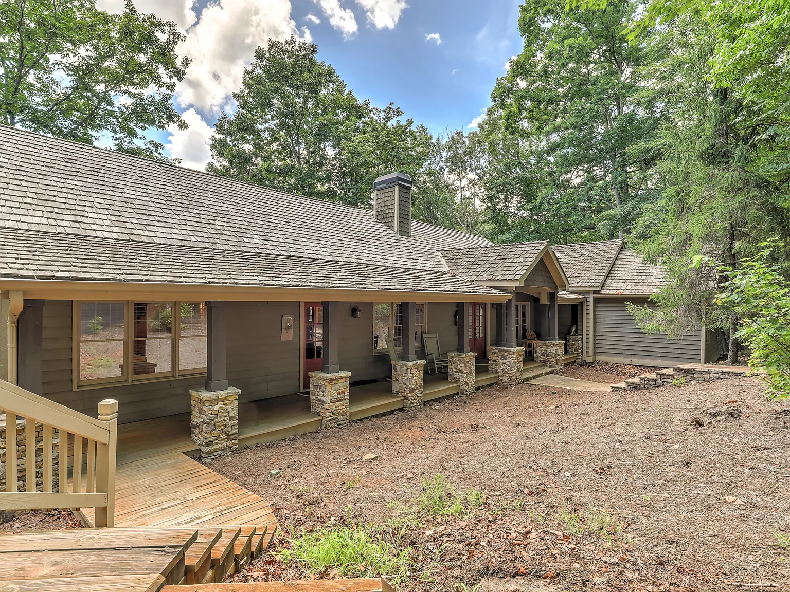 4 bed, 3.5 bath, 4300 sqft, $3,500 — Photo 3