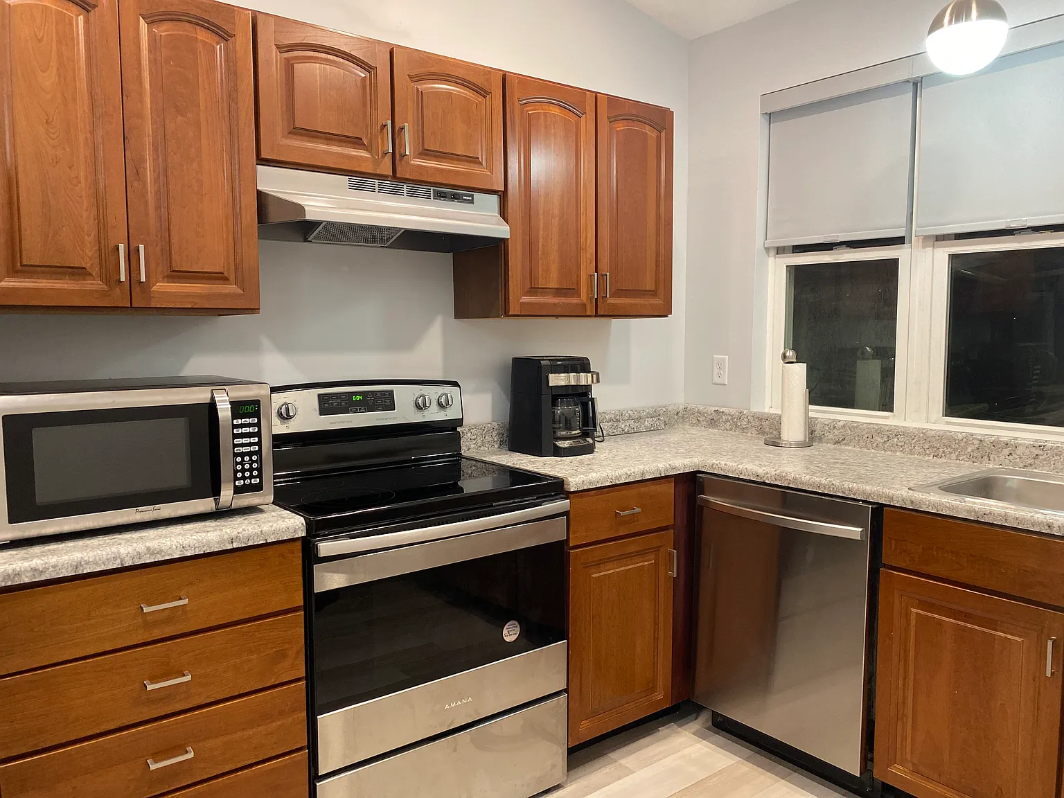 3701 W River Dr NE — Photo 2