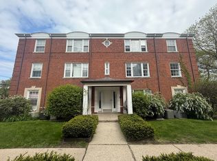 733 Dobson St APT 2S, Evanston, IL 60202