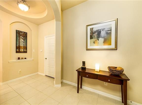 4th image of 1012 Hartman Dr