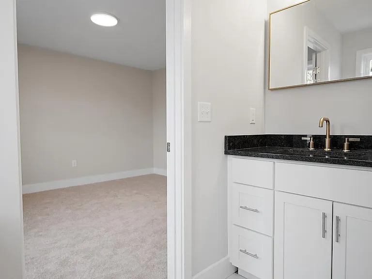 129 Graystone St — Photo 15
