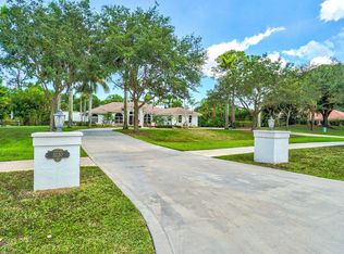 8230 Steeplechase Dr, Palm Beach Gardens, FL 33418