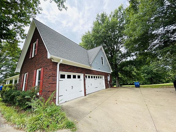 2nd image of 8055 Hunters Creek Dr