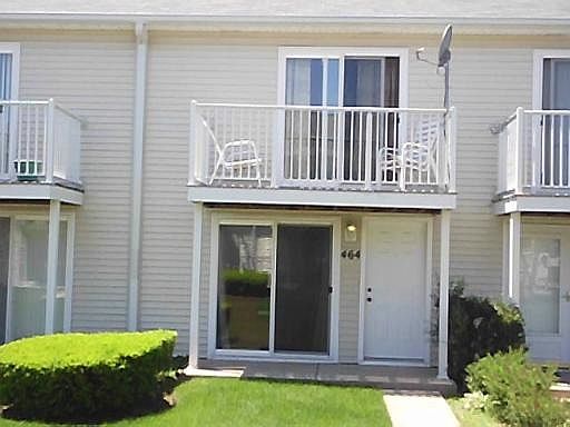2nd image of 464 Meadow Green Ln