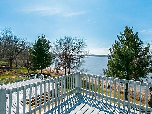 3rd image of 50 Lakeside Dr NE