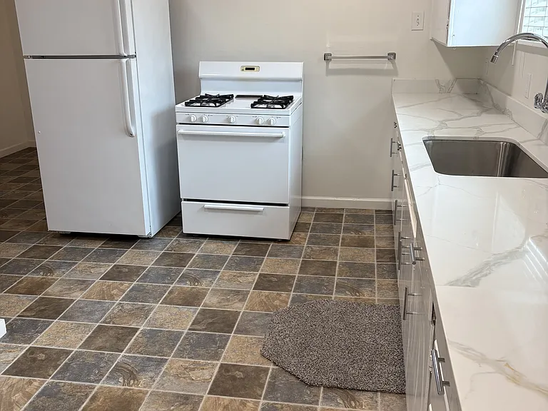 416 Tyrella Ave — Photo 20